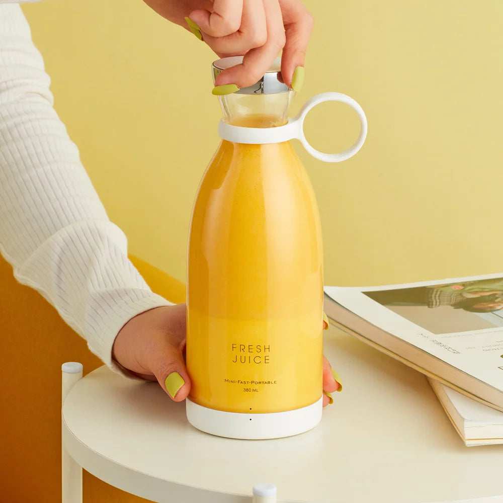 FreshJuice Go – Portable Electric Mini Blender